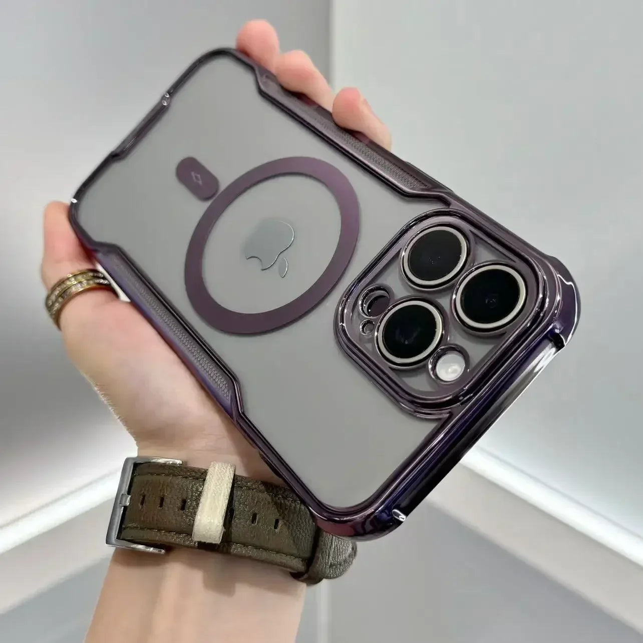 Coque magnétique transparente antichoc pour iPhone 